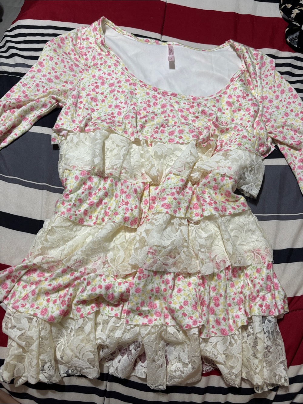 Rue21 floral and lace tiered top